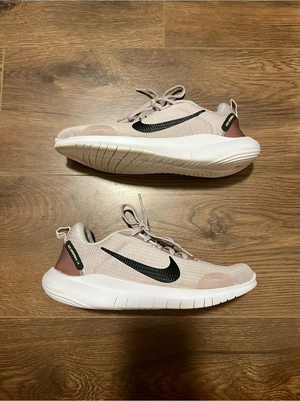 Nike Flex Experience Run 12  women’s